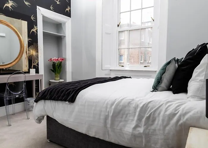 Beautiful 4 Bed Flat In Perfect Central Location