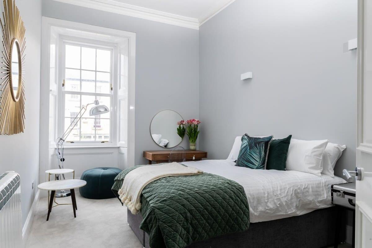 Beautiful 4 Bed Flat In Perfect Location Apartamento Glasgow